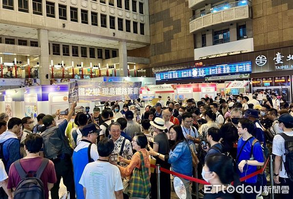 ▲▼台鐵前董座杜微發表新書《台鐵之戀：改革成長的笑與淚》。（圖／台鐵公司提供）