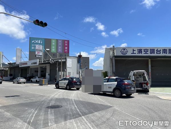 ▲▼台南水泥車轉彎碰撞機車，騎士當場死亡。（圖／民眾提供）