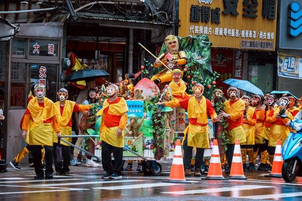 ▲2025桃園閩南文化節「藝閣踩街」開走