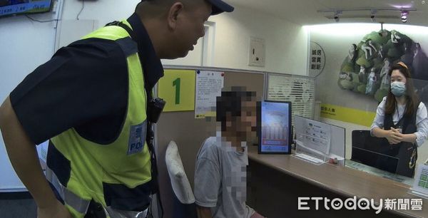 ▲▼   「7旬老翁險遭詐騙、朴警即時攔阻」    。（圖／朴子分局提供）