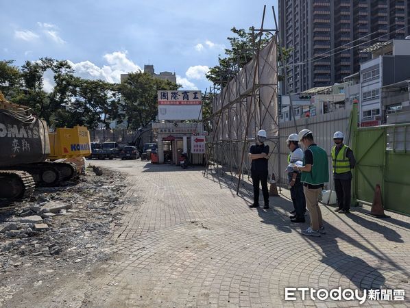 ▲▼國際商工拆除作業採用「建物軟腳法」，造成劇烈震動引發居民恐慌。（圖／記者許宥孺翻攝）