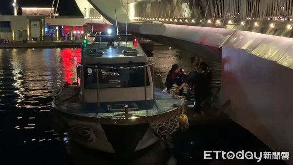 ▲▼高雄市三號船渠（大港橋下）水域，今天凌晨發生一起民眾不慎落水事件。（圖／記者吳世龍翻攝）