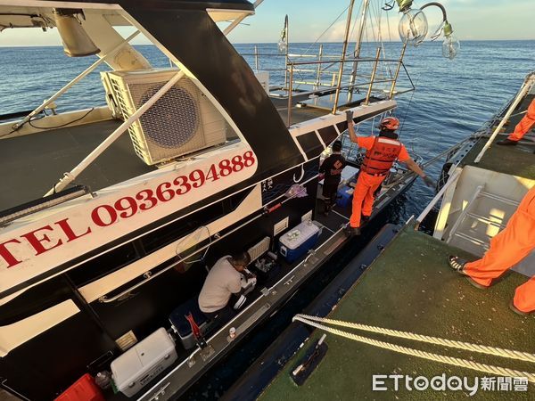 ▲▼「巨洋6號」昨日於七美西21浬失去動力             。（圖／記者陳洋翻攝）