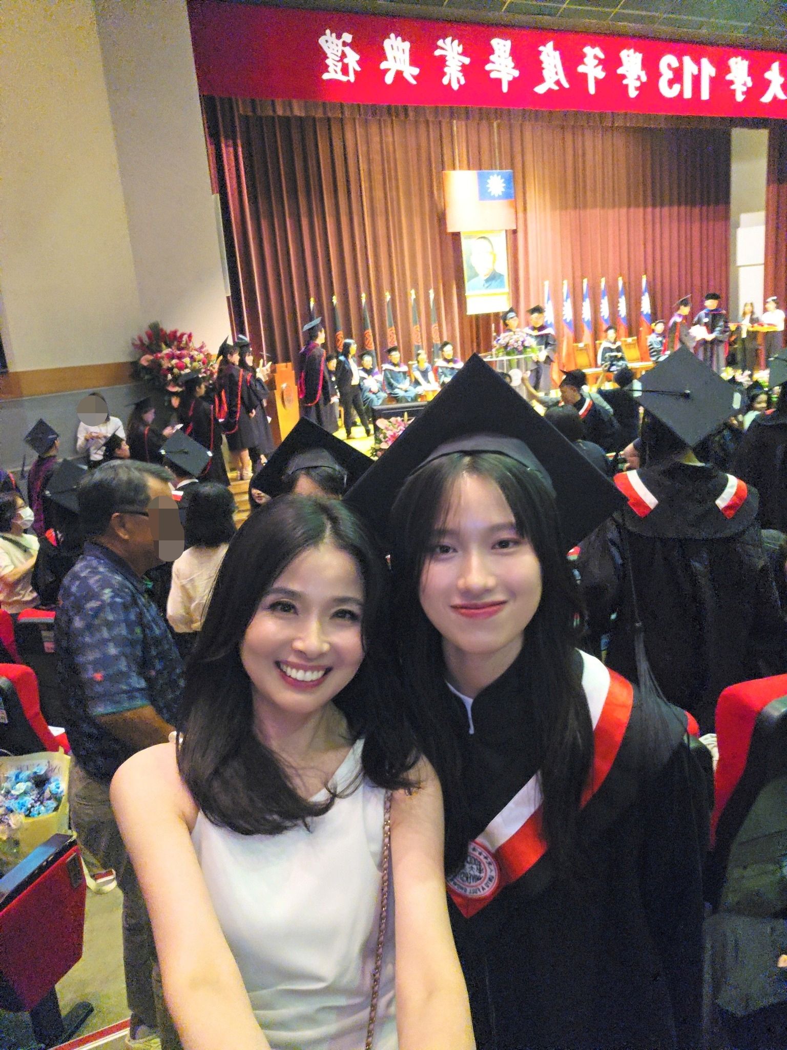 ▲▼呂文婉女兒法律系畢業：終於卸下母兼父職重擔。（圖／翻攝自Facebook／呂文婉get in TOUCH）