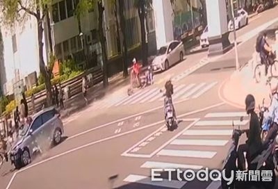 快訊/台南76歲女駕駛爆衝!連撞29車「掩面痛哭」 1人重傷不治
