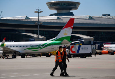 烏克蘭無人機來襲　莫斯科2大機場暫關閉