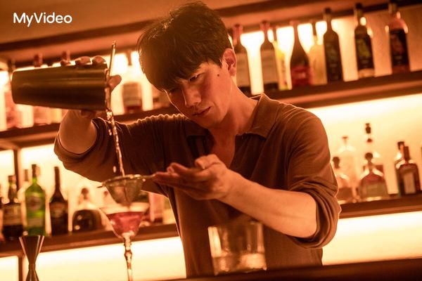▲莫子儀主演作品《喝酒吧！笨蛋》。（圖／台灣大哥大MyVideo提供）