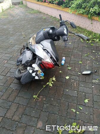 ▲琉球鄉中正路與和平路口交通事故。（圖／記者陳崑福攝）