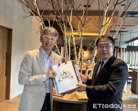 ▲台南市長黃偉哲赴日參與YOSAKOI索朗祭，並拜會北海道議會議長冨原亮，深化台日友好關係。（記者林東良翻攝，下同）