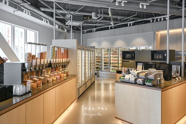▲▼涉谷蔦屋書店自助吧吃到飽不用台幣400元。（圖／部落客周花花提供）