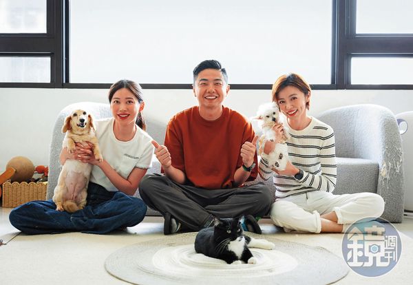 王瞳（右）去年找上熊爸（中）到家解決愛犬的問題，這回好友琳賽阿姨（左）也求助熊爸，3人工作之餘不忘來張大合照。