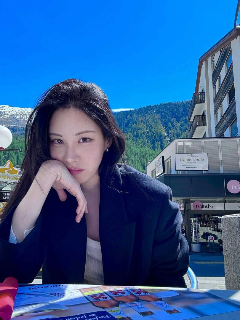韓系穿搭教科書！《我奪走了公爵的初夜》徐玄從仙女洋裝到帥氣西裝，時髦反差超討喜