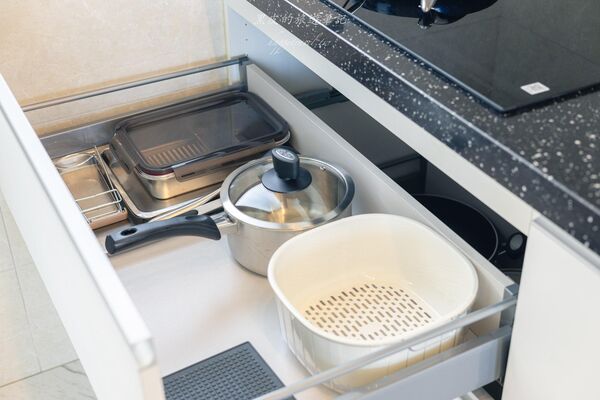 ▲▼一個人只要900元就可以享受到北歐質感民宿，庭院泳池簡直太Chill。（圖／部落客黑皮提供）