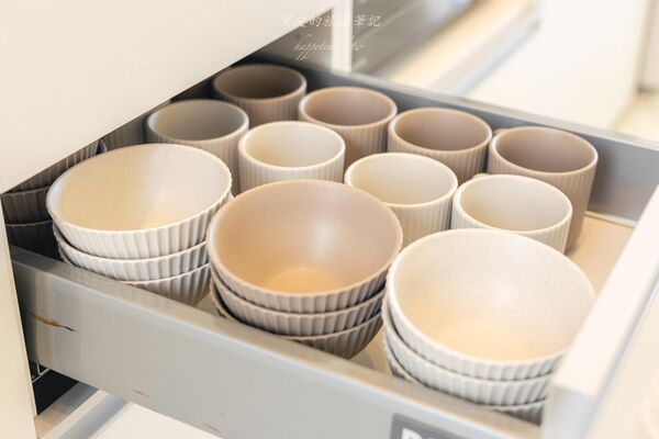 ▲▼一個人只要900元就可以享受到北歐質感民宿，庭院泳池簡直太Chill。（圖／部落客黑皮提供）