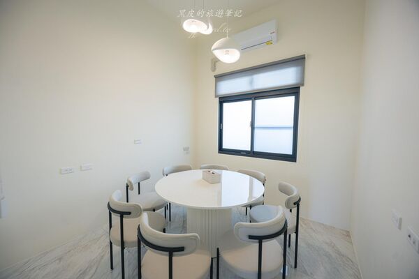 ▲▼一個人只要900元就可以享受到北歐質感民宿，庭院泳池簡直太Chill。（圖／部落客黑皮提供）