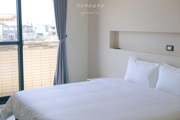 ▲▼一個人只要900元就可以享受到北歐質感民宿，庭院泳池簡直太Chill。（圖／部落客黑皮提供）