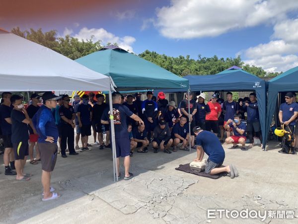 ▲台南市消防局第二救災救護大隊於烏山頭水庫進行水域訓練，無人機協助勘查水面（記者林東良翻攝，下同）