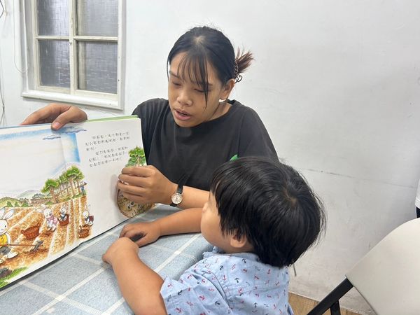 ▲天河基金會自2019年開辦「青力親為．千萬祝福」服務學習獎勵計畫，已補助不少背負學貸仍不忘實踐公益的大學生及社會新鮮人。          。（圖／天河基金會提供）