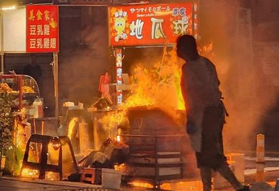 快訊／永康夜市地瓜球攤販起火　2人燒燙傷送醫
