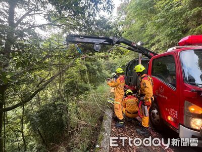 快訊／失足墜谷！登大雪山林道「滑落邊坡100m」　山友送醫不治