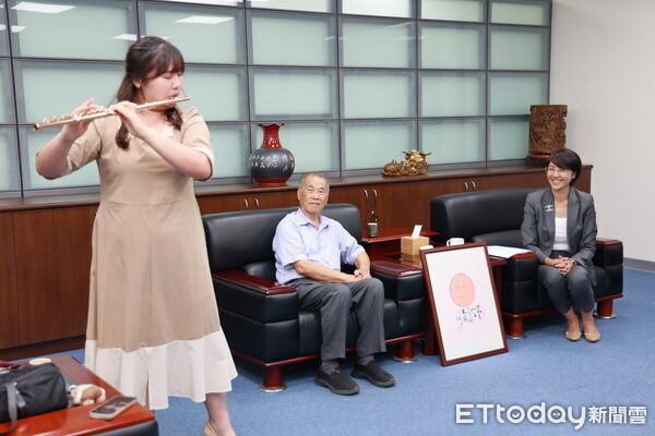 ▲南投縣年輕音樂家李盈箴獲五所國立大學音樂系長笛榜首。（圖／南投縣政府提供）