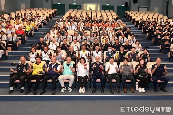 ▲▼  嘉市警歡慶警察節，諸羅勇警愛嘉義  。（圖／嘉義市警局提供）