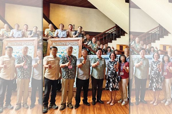 涉詐欺、偽造帛琉官方租約的黃紀彰，今年1月現身我國訪帛的總統特使團，留下與外交部長林佳龍及駐帛琉大使黎倩儀的合照。（翻攝駐帛琉大使館臉書）