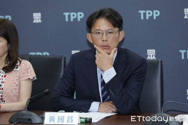 ▲▼台灣民眾黨立法院黨團舉行「無兵可用 奢談國安！提高軍人待遇 落實國防安全」記者會，黨團總召黃國昌、副總召張啟楷、立委陳昭姿、林憶君出席。（圖／記者湯興漢攝）