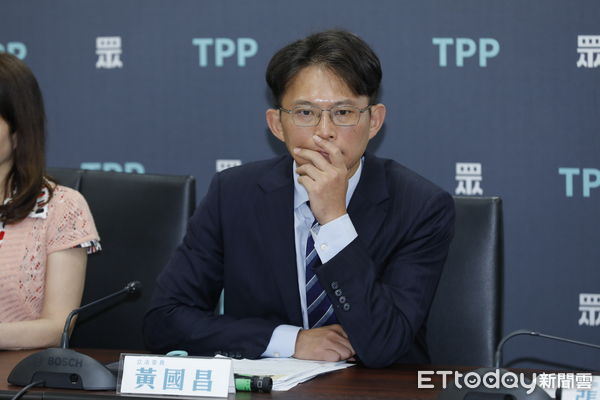▲▼台灣民眾黨立法院黨團舉行「無兵可用 奢談國安！提高軍人待遇 落實國防安全」記者會，黨團總召黃國昌、副總召張啟楷、立委陳昭姿、林憶君出席。（圖／記者湯興漢攝）