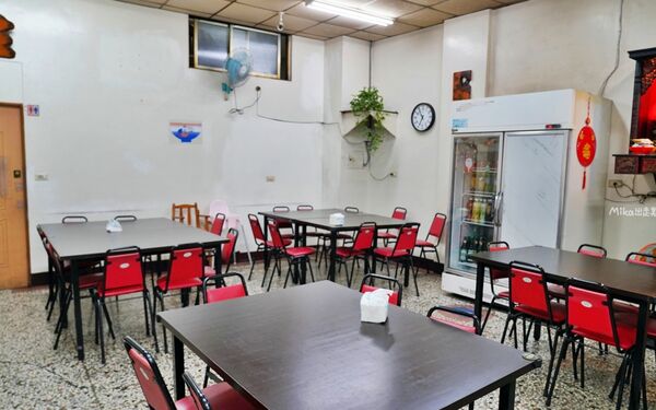 ▲▼南投水里在地人氣餐廳「正義小吃部」，平價大份，必點招牌什錦湯麵。（圖／部落客Mika提供）