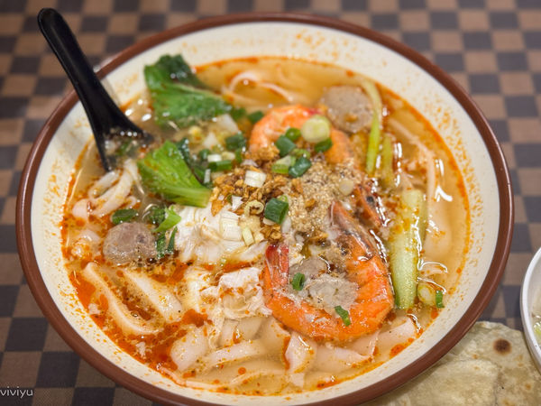 ▲▼龍岡忠貞市場美食，緬甸華僑家鄉味與清真香料料理，超特別簸箕飯必點。（圖／部落客VIVIYU提供）