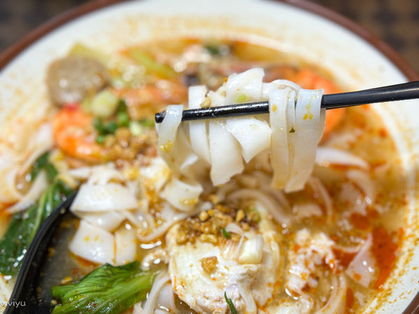▲▼龍岡忠貞市場美食，緬甸華僑家鄉味與清真香料料理，超特別簸箕飯必點。（圖／部落客VIVIYU提供）