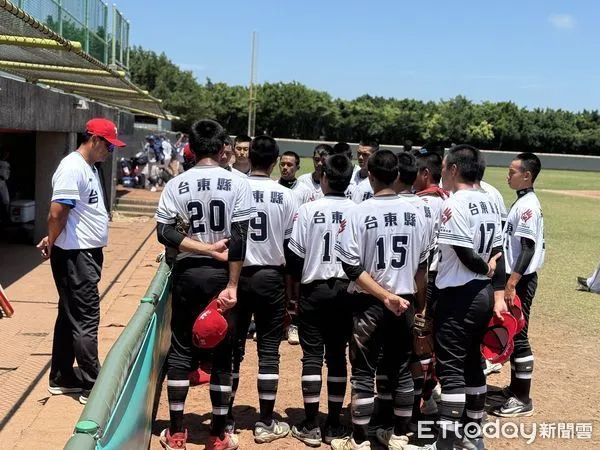 ▲▼        台東縣總教練陳峰岳、許庭愷     。（圖／記者王真魚攝）