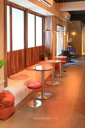 ▲▼白天是咖啡廳，夜晚小酌餐酒館，捷運大橋頭站深夜咖啡廳「Le Qun Cafebar樂裙」。（圖／部落客萍子提供）
