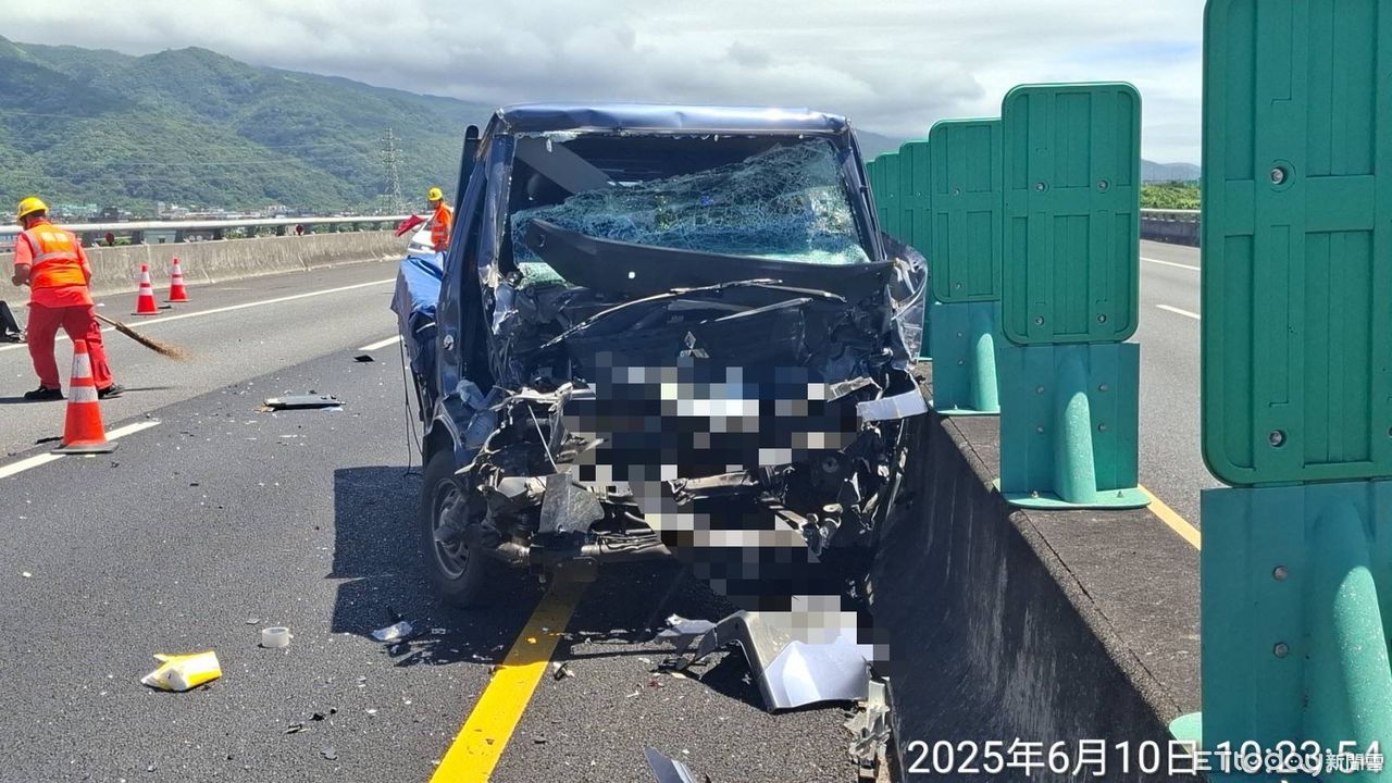 快訊／國5「小貨車追撞工程車」！駕駛卡車內無心跳　搶救無效亡