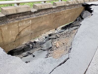 屏東台9線天坑畫面曝　伊屯段「路基掏空」封閉南下車道