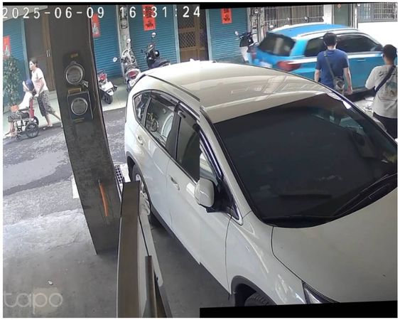 ▲彰化市彰南路巷弄內有駕駛開車飆速60公里挨轟。（圖／民眾提供）