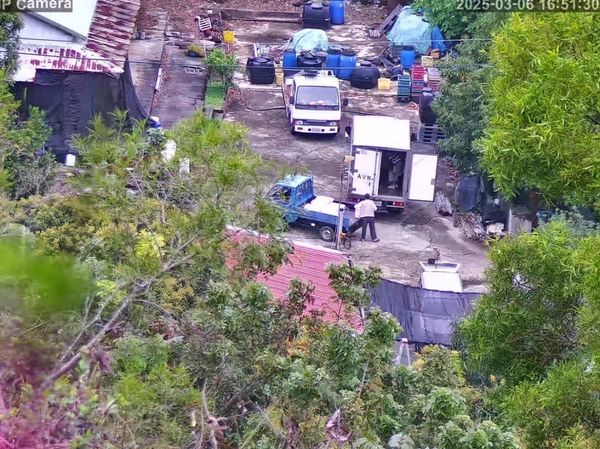 ▲▼高檢署今（10日）舉辦第12波安居緝毒專案成果發表，展示橋頭地檢署指揮警調破獲藏身山區果園的「喵喵」製毒工廠，行政院長卓榮泰出席嘉勉。（圖／調查局提供）