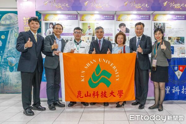 ▲黃秉樺考取37張餐飲證照並斬獲多項競賽金牌，展現技職實力。（圖／記者林東良翻攝，下同）