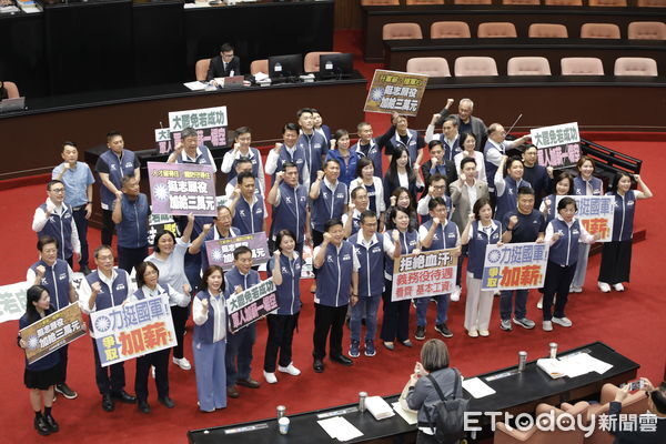 ▲▼立法院10日續審「退除役官兵輔導條例修正案」，就退役上校以上階級軍人子女教育補助案完成三讀。（圖／記者湯興漢攝）