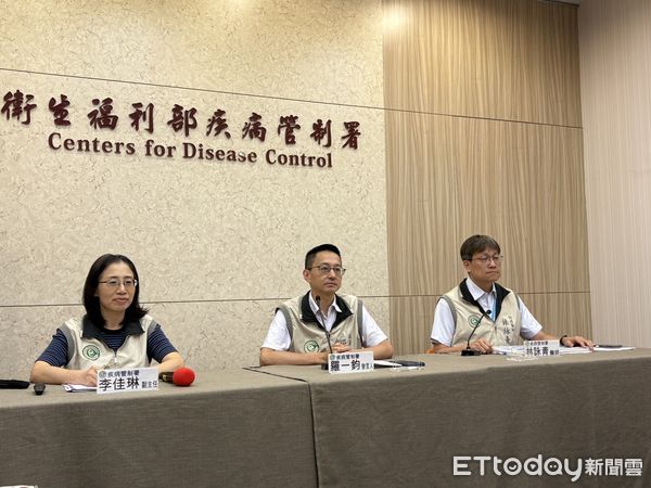 ▲▼疾管署疫情記者會。李佳琳（左起）、羅一鈞、詠青。（圖／記者洪巧藍攝）