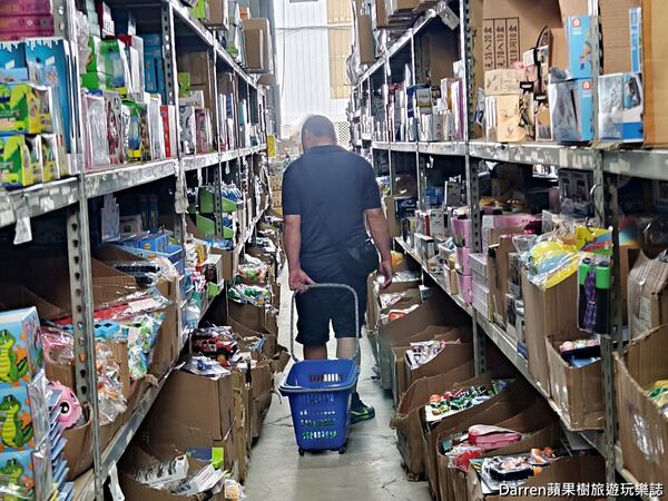 ▲▼桃園玩具批發工廠兒童節、聖誕節、生日禮物。（圖／部落客Darren提供）