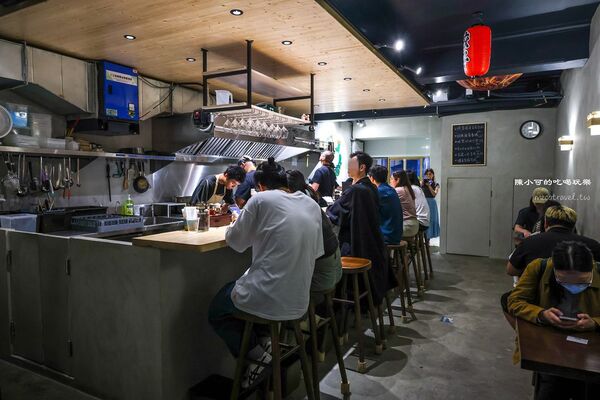 ▲▼雙連站宵夜推薦「福餃FUKGYO」，必吃鐵鍋煎餃。（圖／部落客陳小可提供）