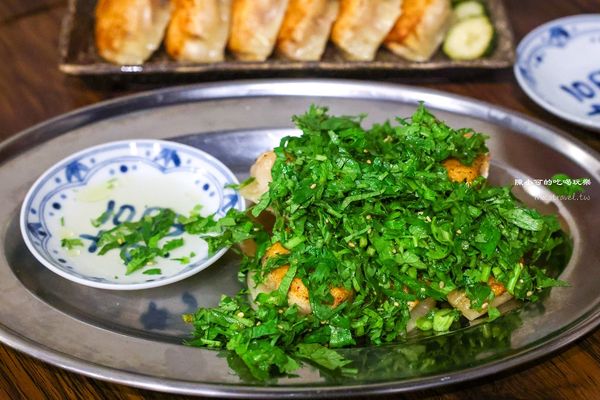 ▲▼雙連站宵夜推薦「福餃FUKGYO」，必吃鐵鍋煎餃。（圖／部落客陳小可提供）