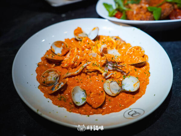 ▲▼台北東區美食推薦「Black Pepper」義大利餐酒館，必點這3道窯烤披薩。（圖／部落客胖貓咪提供）