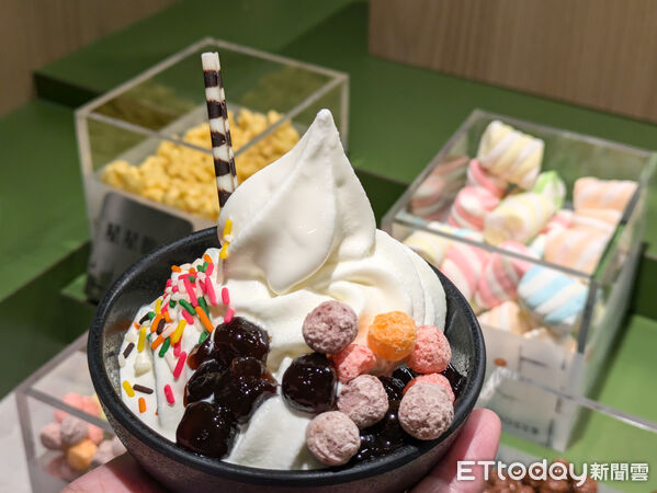 ▲逾40款品項吃到飽！原燒西門店也有自助吧　6/22前2人同行85折　。（圖／記者黃士原攝）