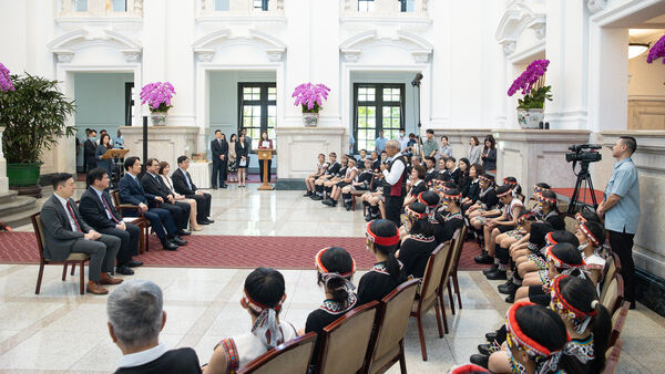 ▲▼總統賴清德接見「台灣原聲童聲合唱團」。（圖／總統府提供）