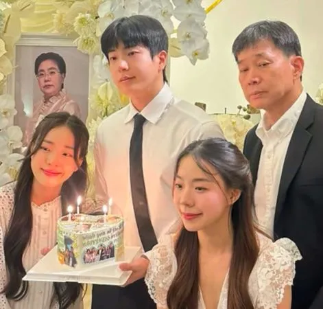 ▲泰星《模犯生》查農，在媽媽靈堂中度過29歲生日。（圖／翻攝自IG）