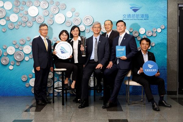 ▲交通部航港局藍色公路品牌專案團隊合影。（圖／港提供）