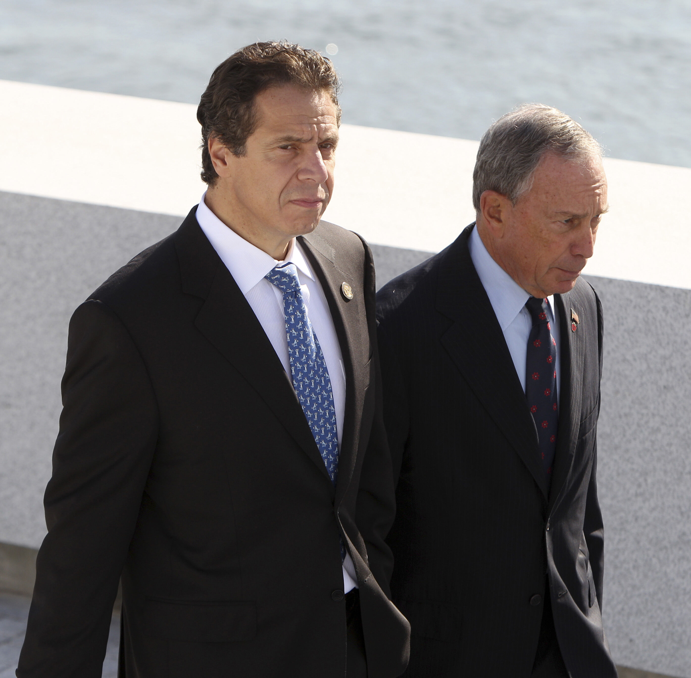 ▲前紐約市長、億萬富豪彭博（右）與前紐約州長古莫（左）。（圖／達志影像／美聯社）